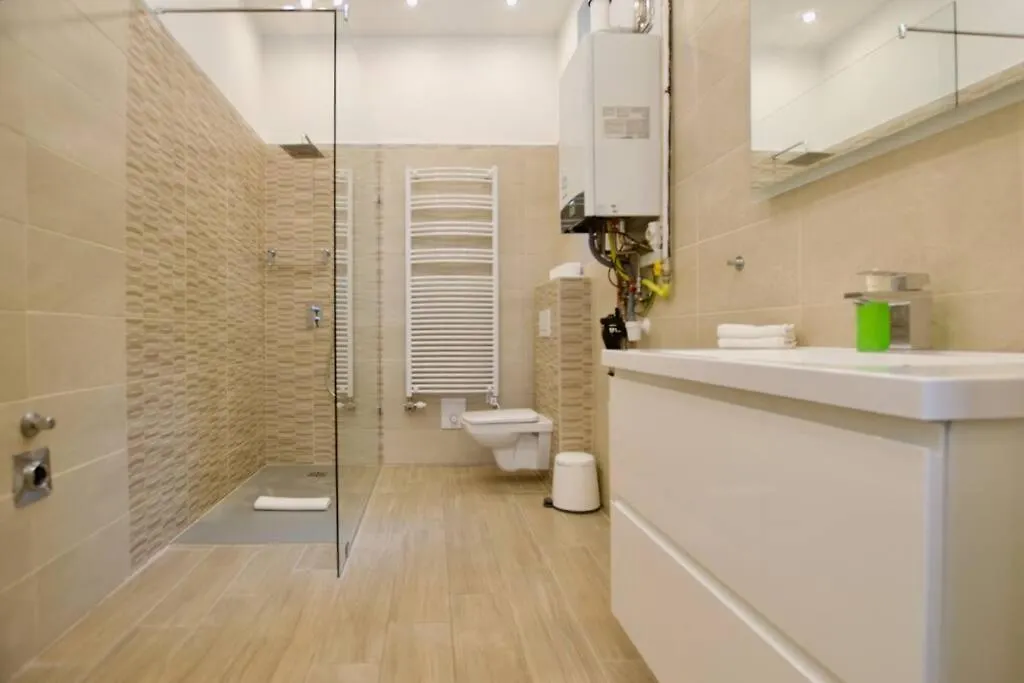 Standard Apartment By Hi5- Charming Apartment Budapest