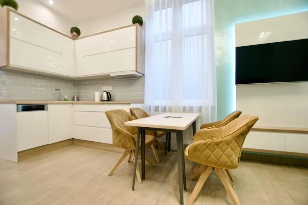 Standard Apartment By Hi5- Charming Apartment Budapest