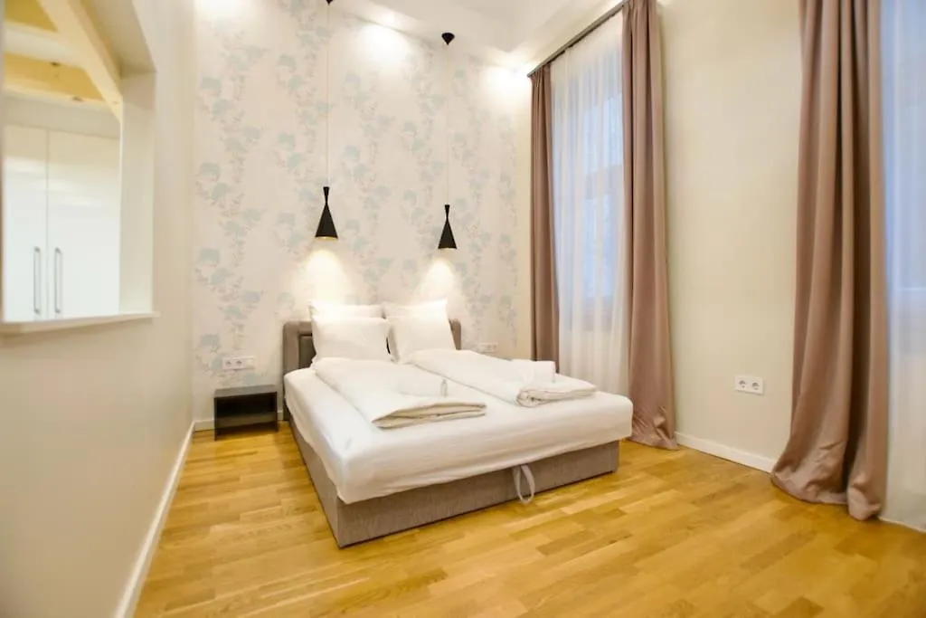 Standard Apartment By Hi5- Charming Apartment Budapest